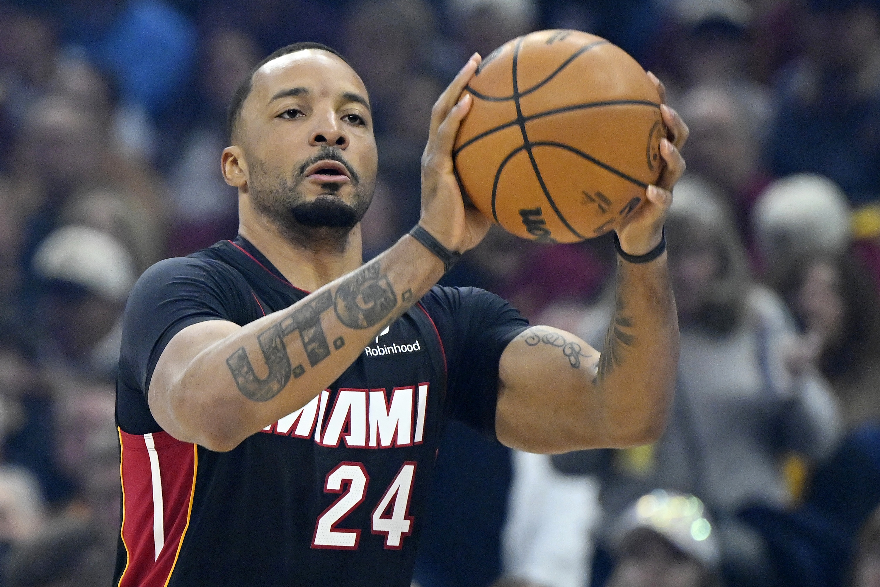 开云体育在线-热火客战奇才 鲍威尔&amp;希罗&amp;约维奇缺阵 维金斯可以出战