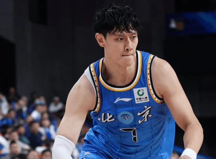 开云体育官网-曾凡博醒不了了？无持球+三分罚球效率低下，末节仍在持续犯错！|江苏男篮|许利民|陈盈骏|篮板|比赛_新浪体育_新浪新闻