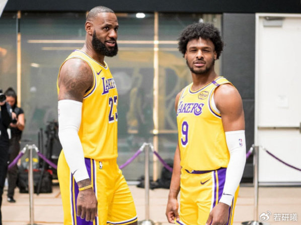 开云体育网址-21岁的布朗尼，21岁的詹姆斯，没有对比就没有尴尬！|布朗尼·詹姆斯|nba|篮板|洛杉矶湖人队|数据_新浪体育_新浪新闻
